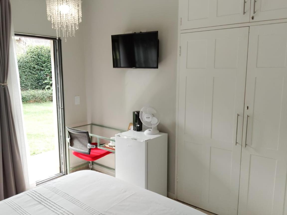 South Serene Guest House มิดแรนด์ ภายนอก รูปภาพ
