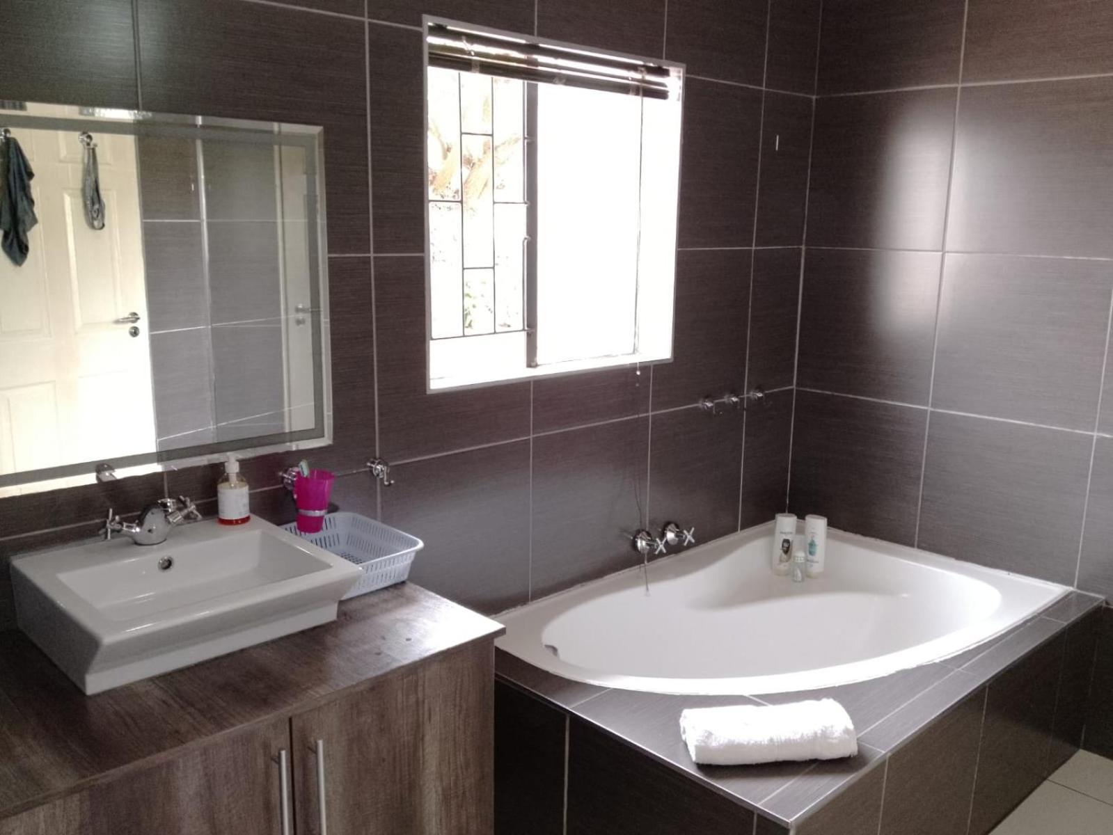 South Serene Guest House มิดแรนด์ ภายนอก รูปภาพ
